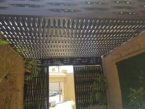 مظلات بلاستيك في مكة